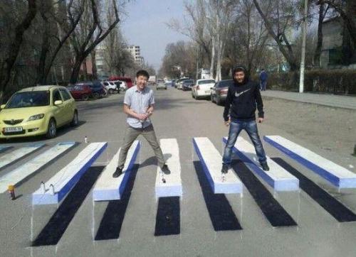 zebra-crossing-optical-illusion-china